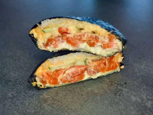 Фото Японский Сэндвич с кетой без кляра