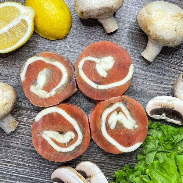 Фото Рулет кета с шампиньонами и сыром моцарелла