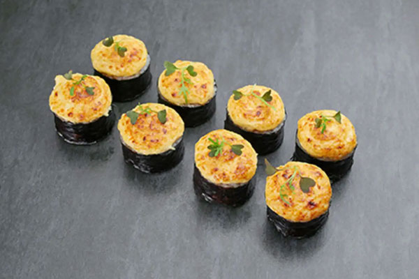 Фото Ролл запеченный микс спайси